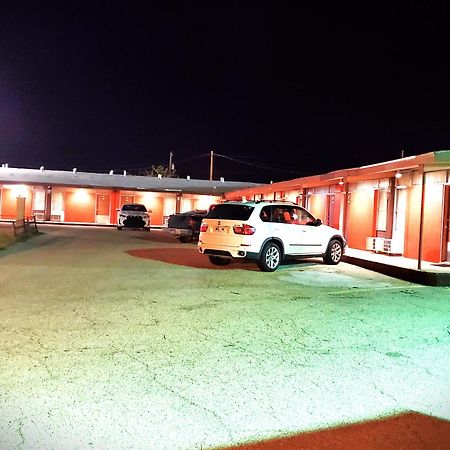 Holiday Host Motel & Rv Park 소노라 외부 사진