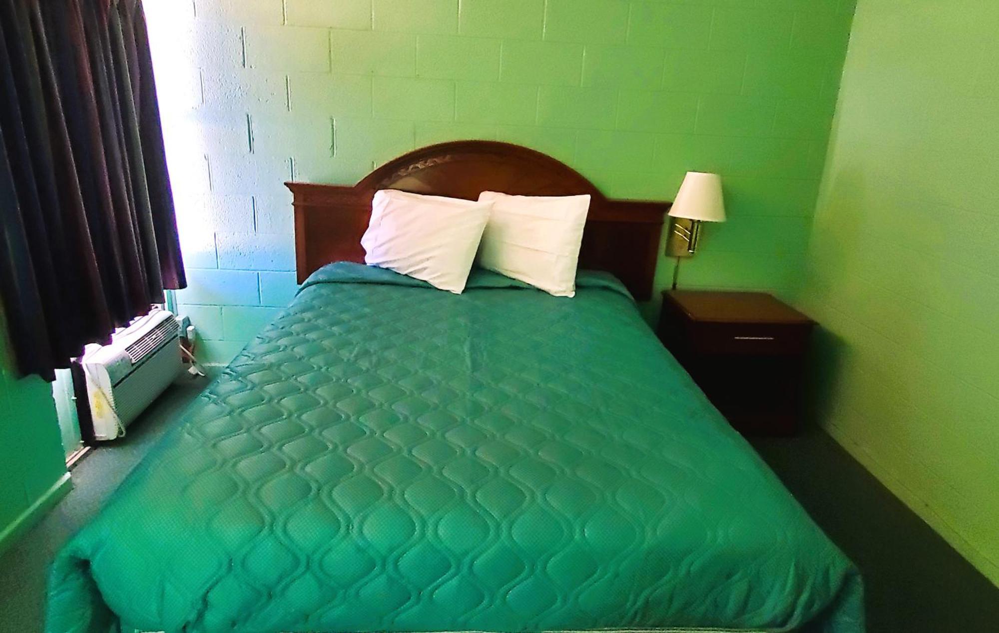 Holiday Host Motel & Rv Park 소노라 외부 사진